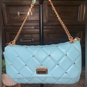 NWOT BADGLEY MISCHKA BABY BLUE CROSSBODY W/DIAMOND QUILTED & STUDS ON FRONT FLAP